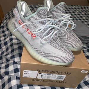 Yeezy boost 350 “Blue Tint”